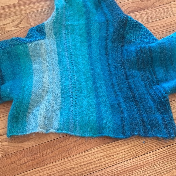 Free People “Cloud Kicker” Blue Alpaca Crop Sweater- XS/S - Picture 12 of 14